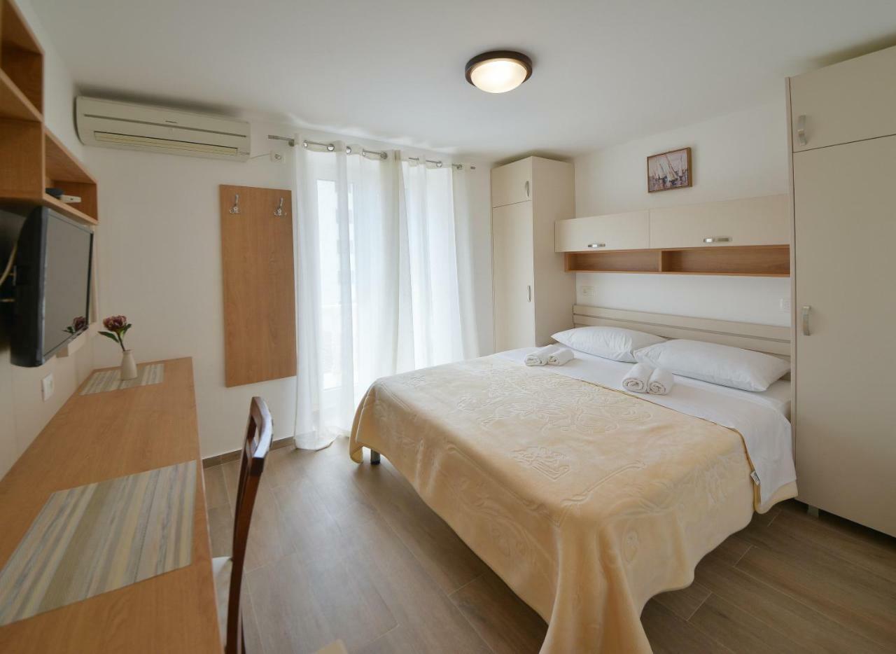 Apartmani Ljubo Rafailovic 2 拉法洛维奇 外观 照片
