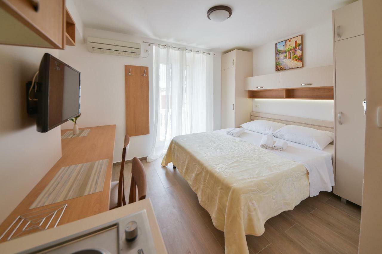 Apartmani Ljubo Rafailovic 2 拉法洛维奇 外观 照片